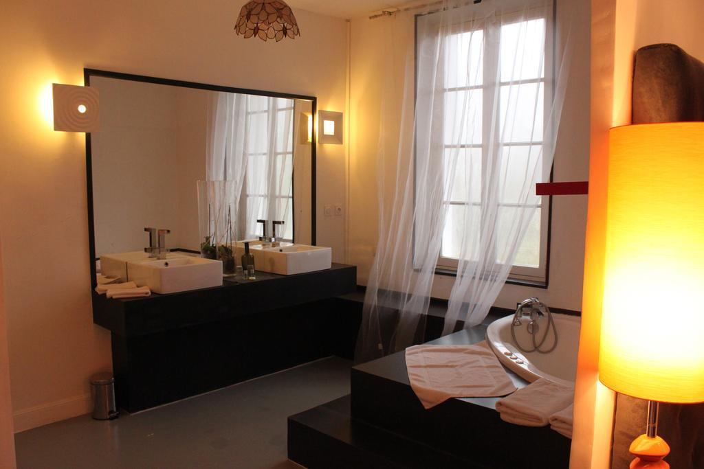 Le Relais Du Silence Chateau Lavail Labastide-dʼAnjou 객실 사진